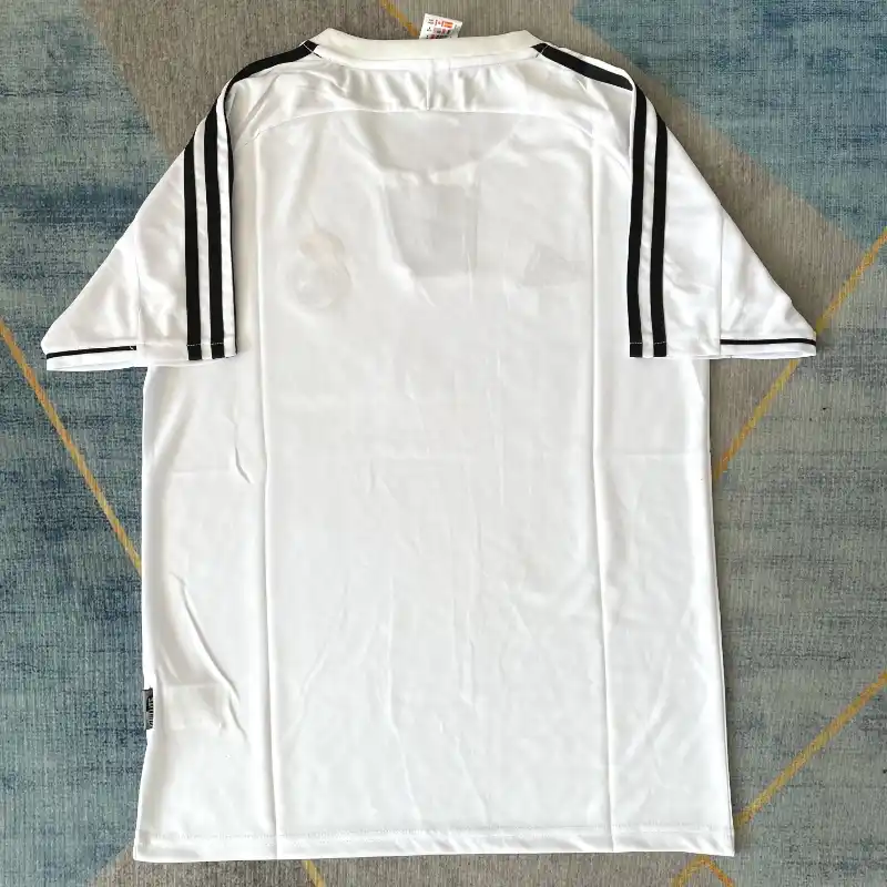 Camiseta retro de local del Real Madrid 2003-04, n.º 4 2003-04 Real Madrid レトロなホームジャージ - Imagen 4