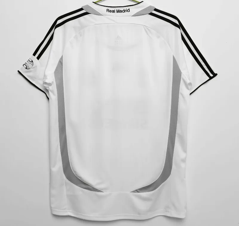 Camiseta de local del Real Madrid de la temporada 2006-07, n.º 4 2006-07 Real Madrid シーズンのホームユニフォーム - Imagen 4