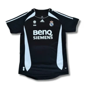 Equipación visitante del Real Madrid de la temporada 2006-07